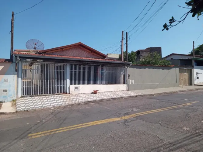 Imóvel com 3 casas no mesmo terreno para alugar em Hortolândia, Vila Real Santista