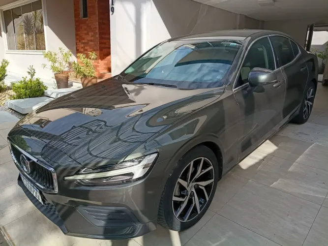 Volvo S60 T-4 Momentum 2.0 190cv 4P 2020
