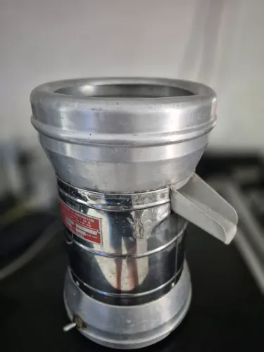 Vendo espremedor de laranja industrial Cloydom, 110 volts