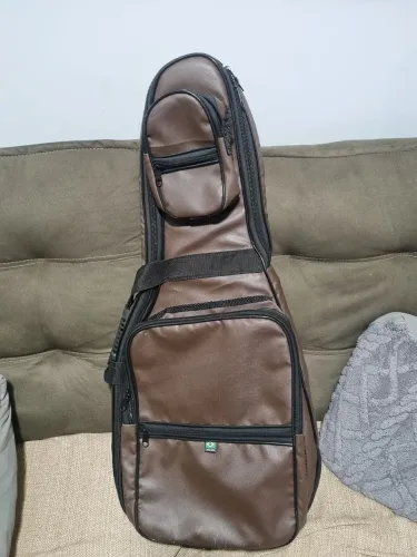 Capa Ukulele Bass, em couro sintético com veludo ( tagima