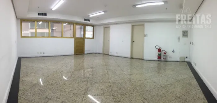 SALA COMERCIAL PARA LOCAÇÃO EM ALPHAVILLE - GUINZA TRADE CENTER