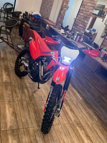 Crf 250 mais nova de Brasília leia anúncio pedido 17 900