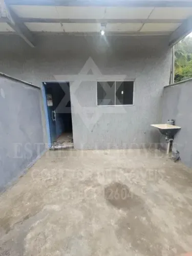 Casa tipo quitinete para venda recém-edificada no bairro Barreira em Bacaxá - Saquarema/RJ