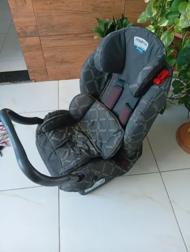 Cadeira para Automovel Preta cadeirinha Matrix Evolution Lotus 0 a 25KG Burigotto