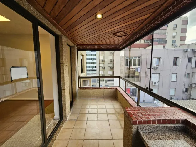 Apartamento à venda com 2 quartos 82 m² rua goncalves dias, menino deus, porto alegre