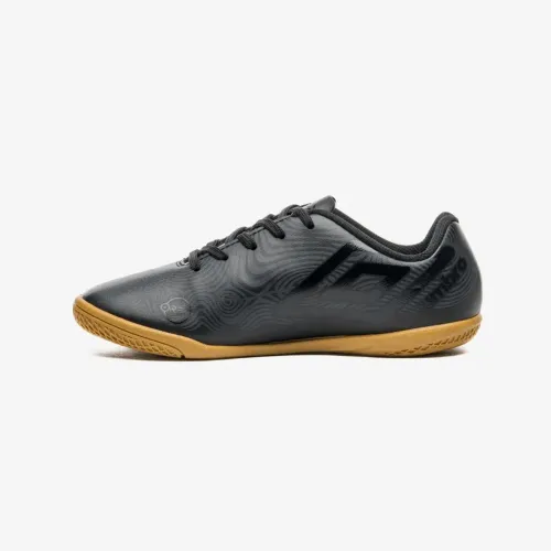 Estou vendendo a minha chuteira da umbro
