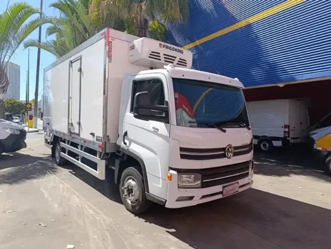 Caminhão baú refrigerado Vw 9.170 ano 2022