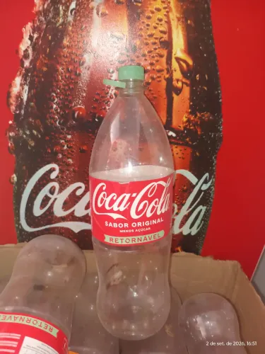 Vendo garrafas retornável de 2l 1,50 da coca cola