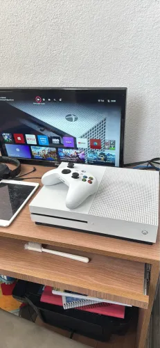 Vendo Xbox one s 1 Tb somente pessoalmente