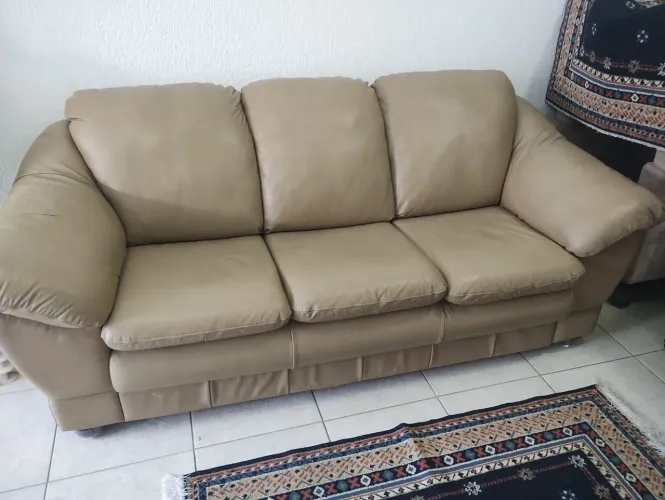 Sofá 2 e 3 lugares em Couro