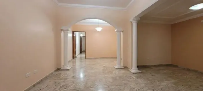 Casa Térrea para alugar ou venda 182m² com 2 quartos/2 vagas/quintal no Bairro Planalto- S
