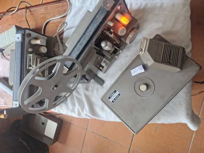 2 Projetores Antigo Cine Canon S-400 (1969) - LIGANDO ou P/ Decoração Ou Peças