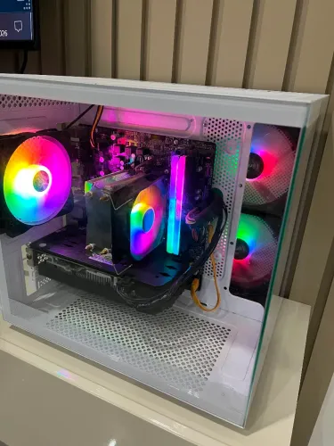 PC GAMER - RYZEN - RX580 - 16gb ddr4 RGB