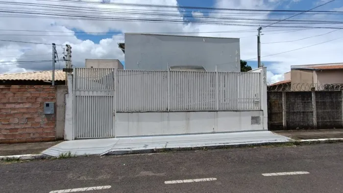 Ponto Comercial para Venda em Araxá, Centro, 1 dormitório, 2 banheiros
