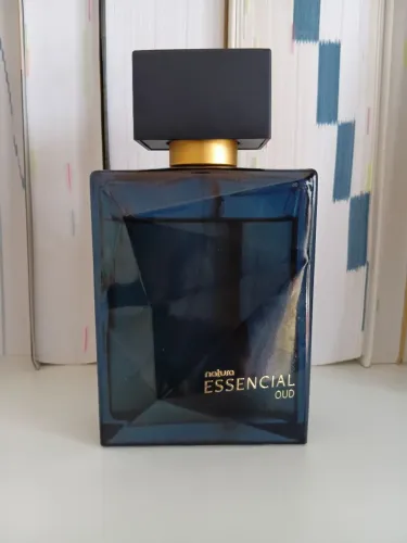 Perfume natura essencial oud