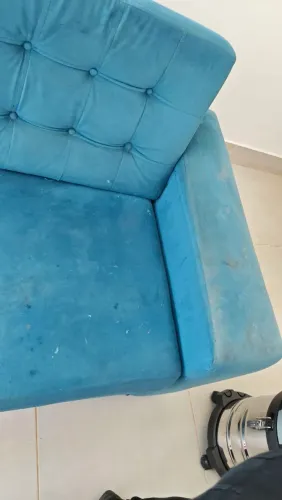 Lavagem a seco, higienização de estofados, limpeza profunda.