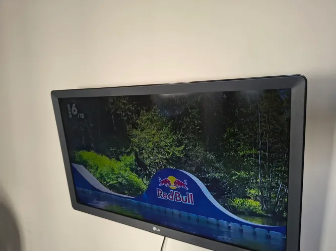 Vendo TV monitor LG usada