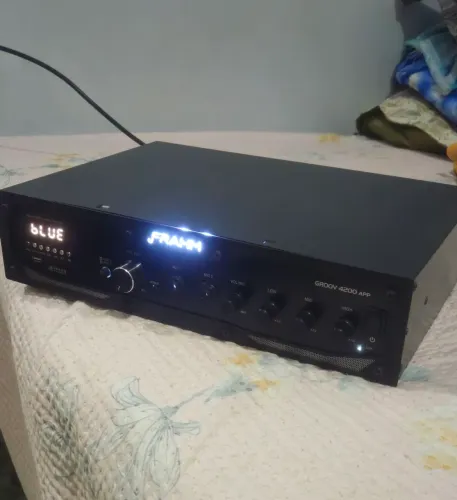Amplificador/potência profissional FRAM 4200 semi novo