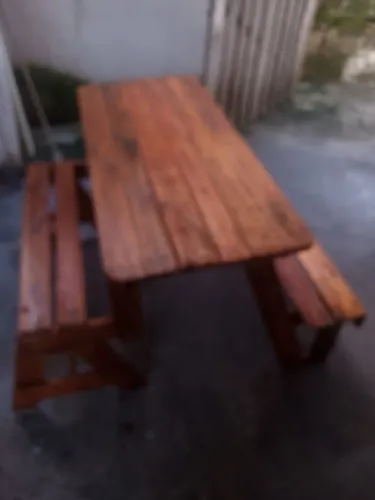 Mesa que vira banco