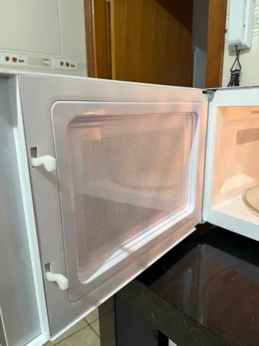Microondas Electrolux 36l praticamente novo