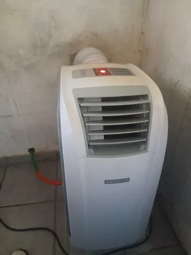 Ar condicionado portátil perfeito estado 1 ano de uso valor 700