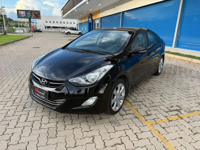 Hyundai Elantra GLS 1.8 16V Aut. 2013