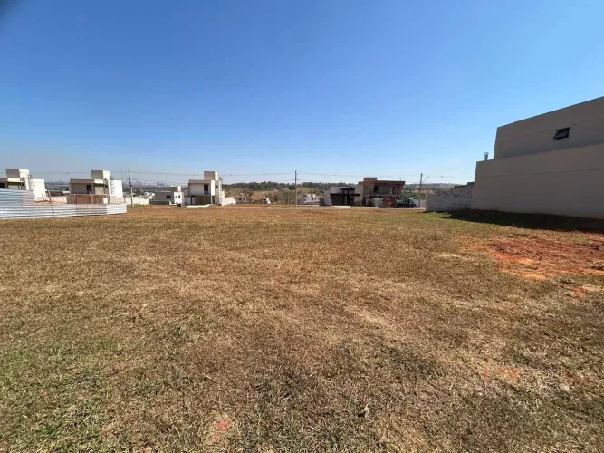 Lote Nascente no Jardins Parma (250m²) - Próximo à Portaria - Oportunidade