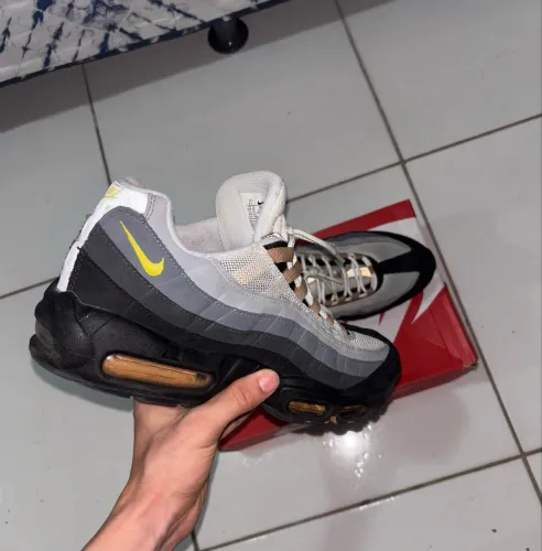 Air max 95 yellow strike icons