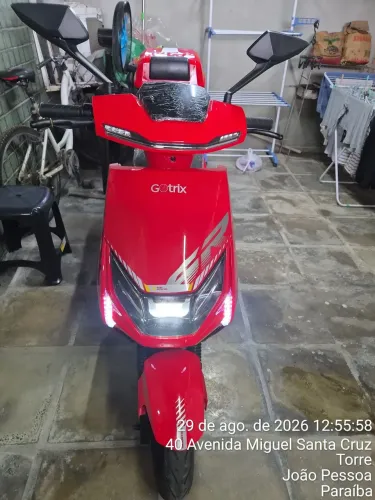 Moto scooter eletrica 1000 W de potência com Bluetooth e entrada pra carregar celular
