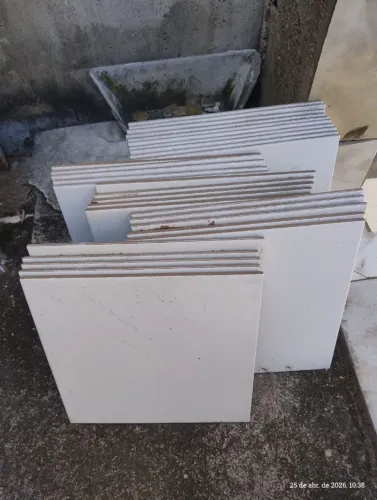 Piso Cerâmico Portobello Branco 29,5x29,5 (Novo)