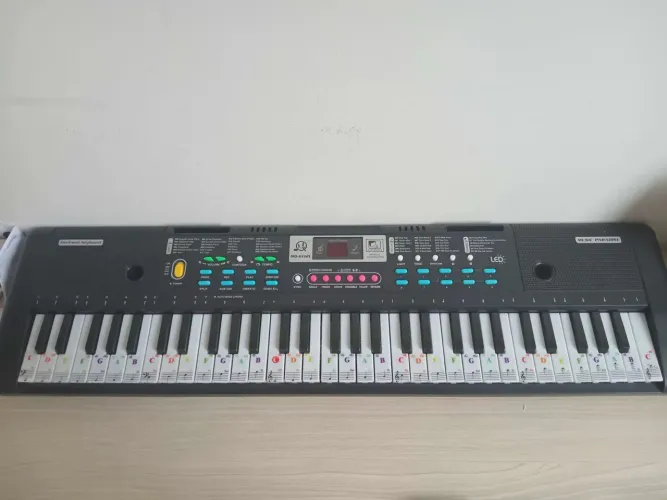 Teclado iniciante novinho
