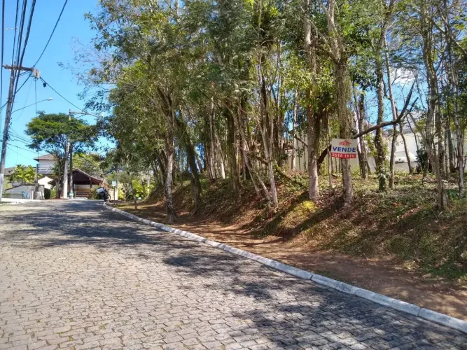 Terreno em Condomínio- Maria Paula