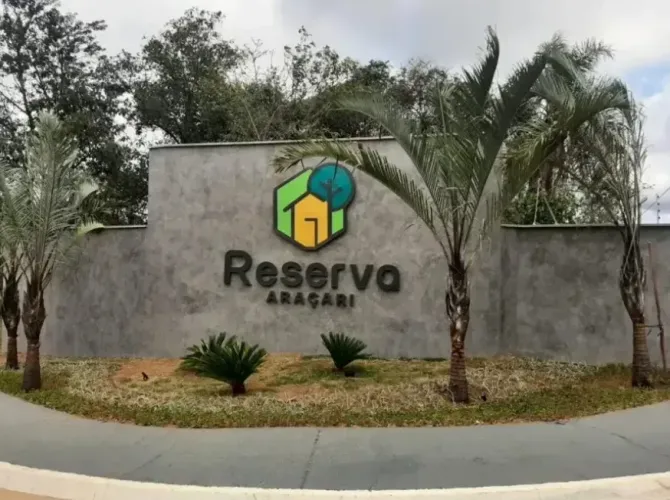 Terreno á venda no condomínio Reserva Araçari