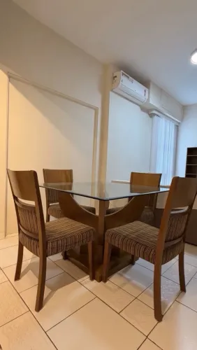 Mesa de 4 lugares