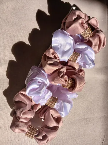 Scrunchies de seda. 