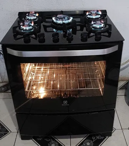 Ótimo fogão dako 5 bocas 