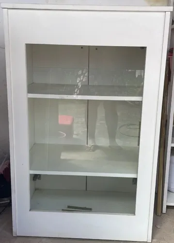 Balcão em Mdf com frente de vidro