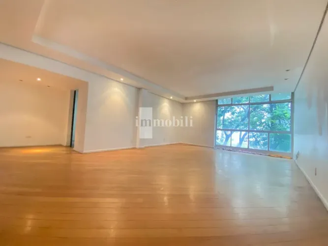 Apartamento para venda com 120 metros quadrados.