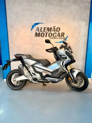 HONDA X-ADV 750CC automática 2017 com 31 mil km