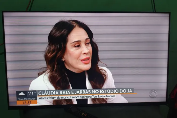 Vendo tv 43 pol smart 