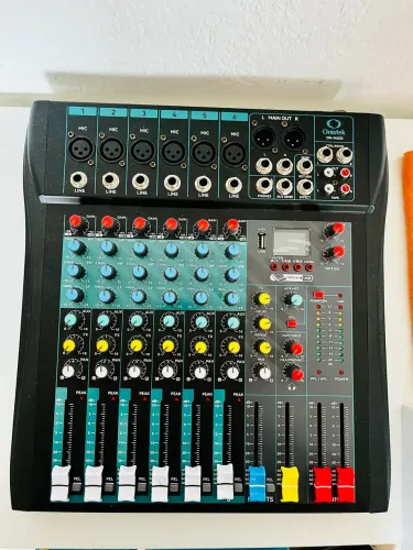 Vendo mesa de som