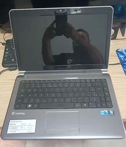Notebook 2  um Lenovo e toshiba 