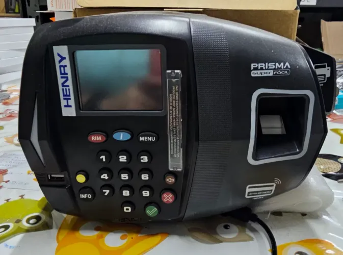 Ponto eletrônico com biometria