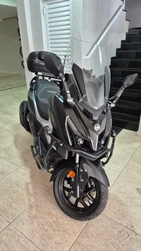 Vende-se Scooter CRUISYM 300i