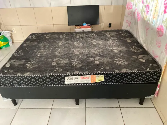 Estou vendendo uma cama mais não faço entrega