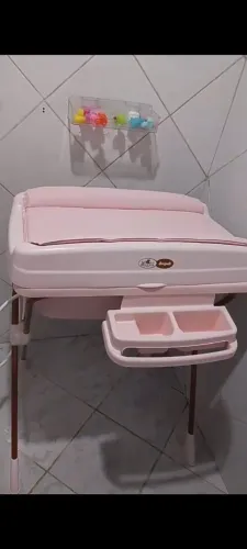 Banheira e trocador de bebê