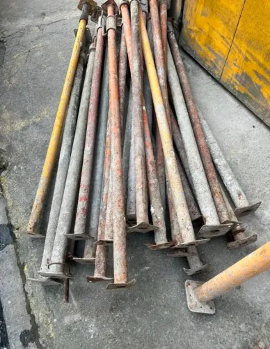 Estroncas de Ferro