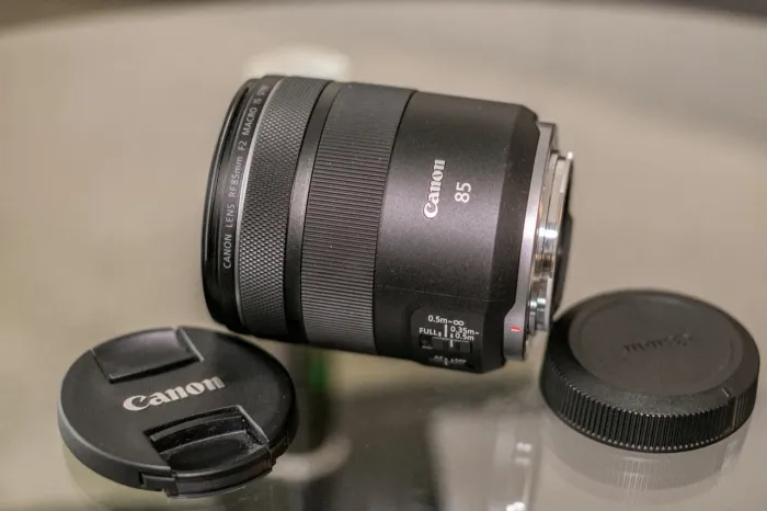 Canon 85mm RF 2.0 macro 