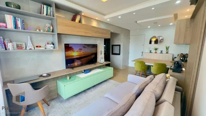 Apartamento de 2 dormitorios à venda em Jardim Botânico, Porto Alegre.