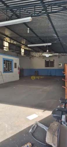 Galpão Comercial , 560 m² - aluguel por R$ 6.500/mês ou venda por R$ 950.000 - Vila Haro -